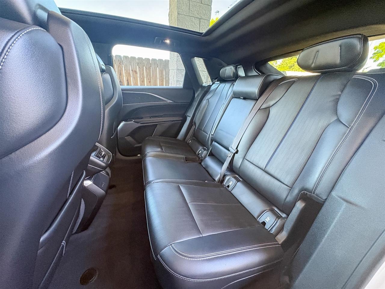 Cadillac Lyriq Lux-1 2024