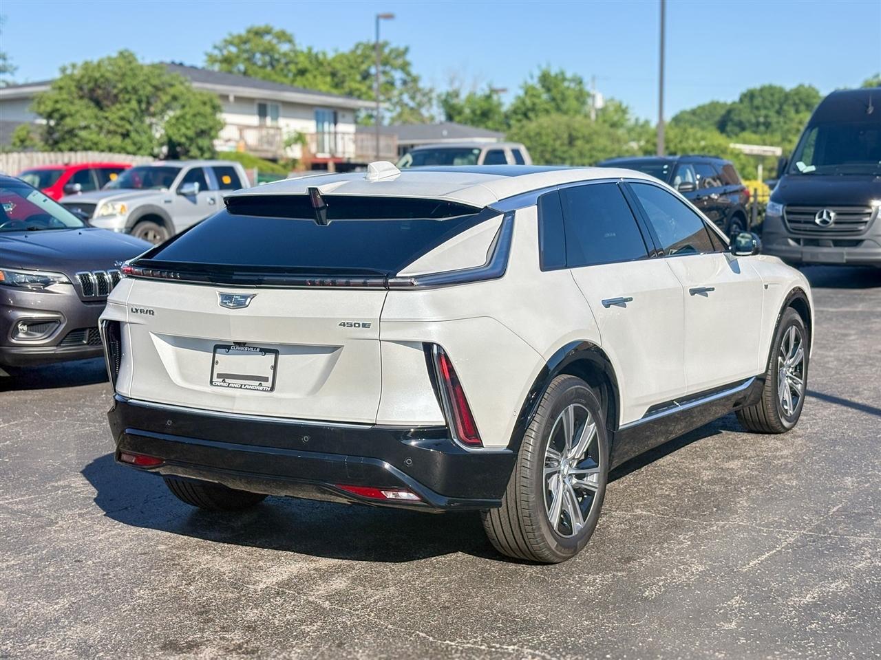Cadillac Lyriq Lux-1 2024