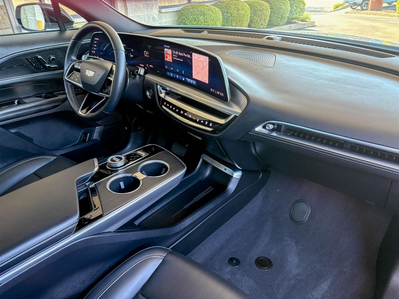 Cadillac Lyriq Lux-1 2024