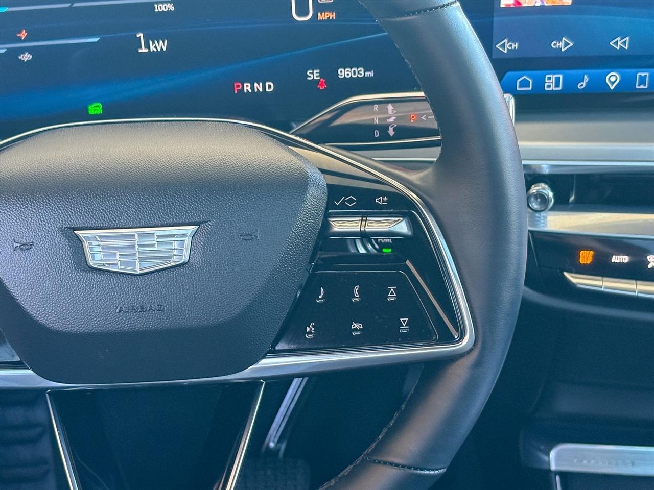 Cadillac Lyriq Lux-1 2024