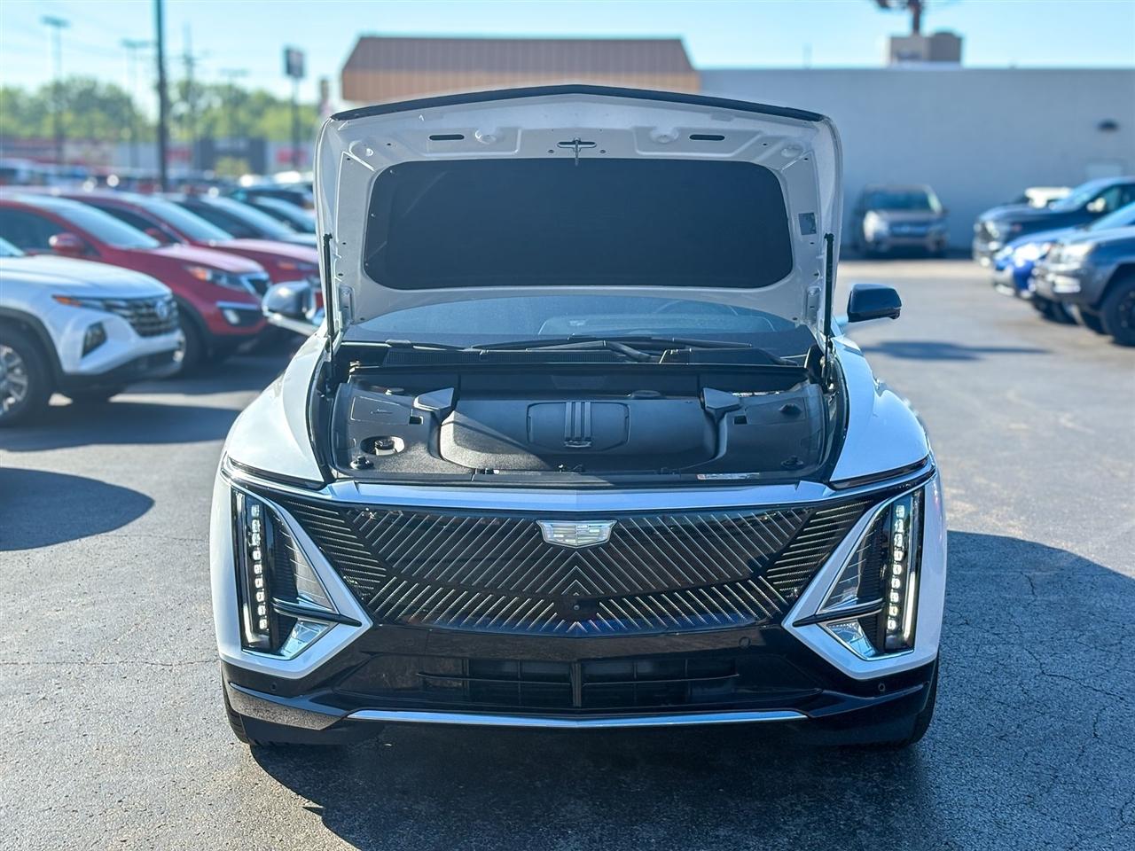 Cadillac Lyriq Lux-1 2024