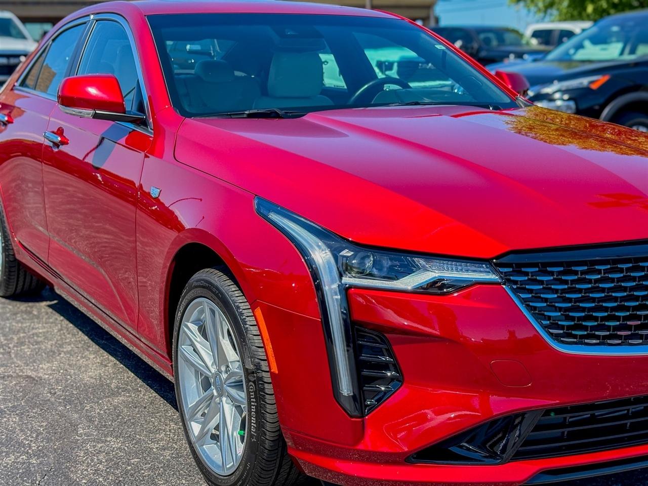 Cadillac CT4  2025
