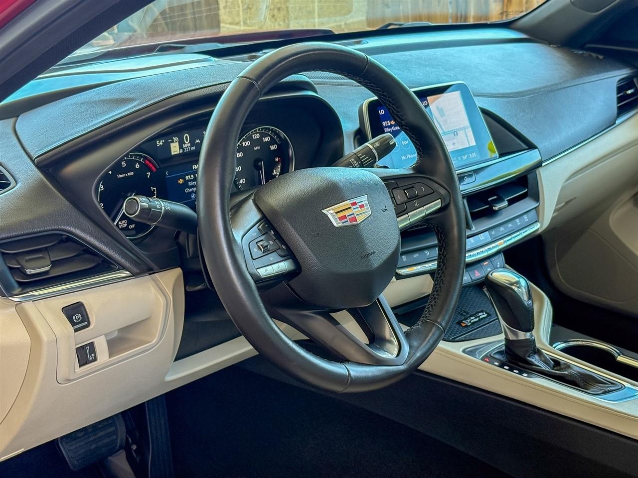 Cadillac CT4  2025