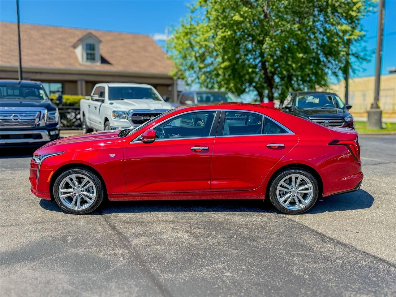 Cadillac CT4  2025