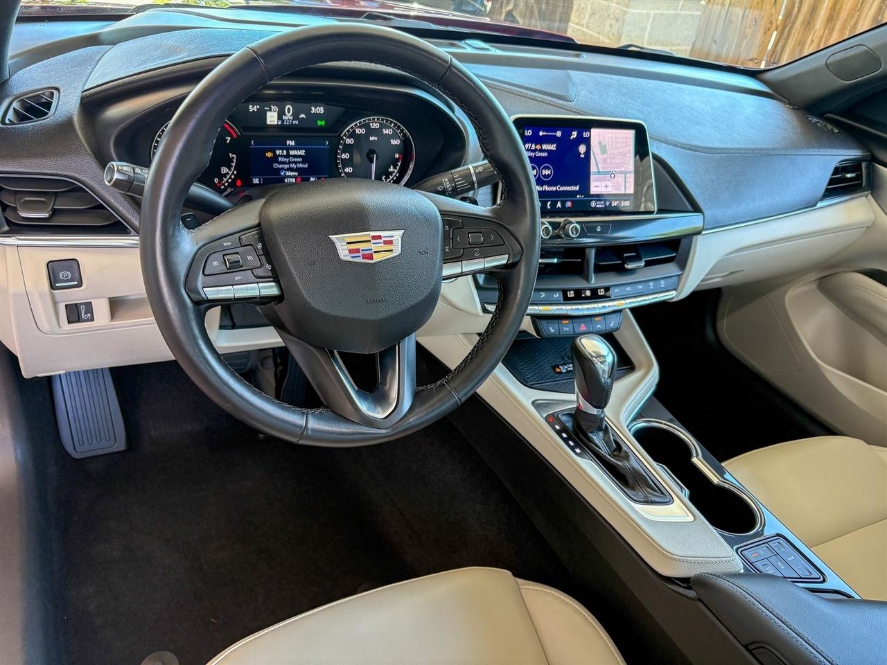 Cadillac CT4  2025