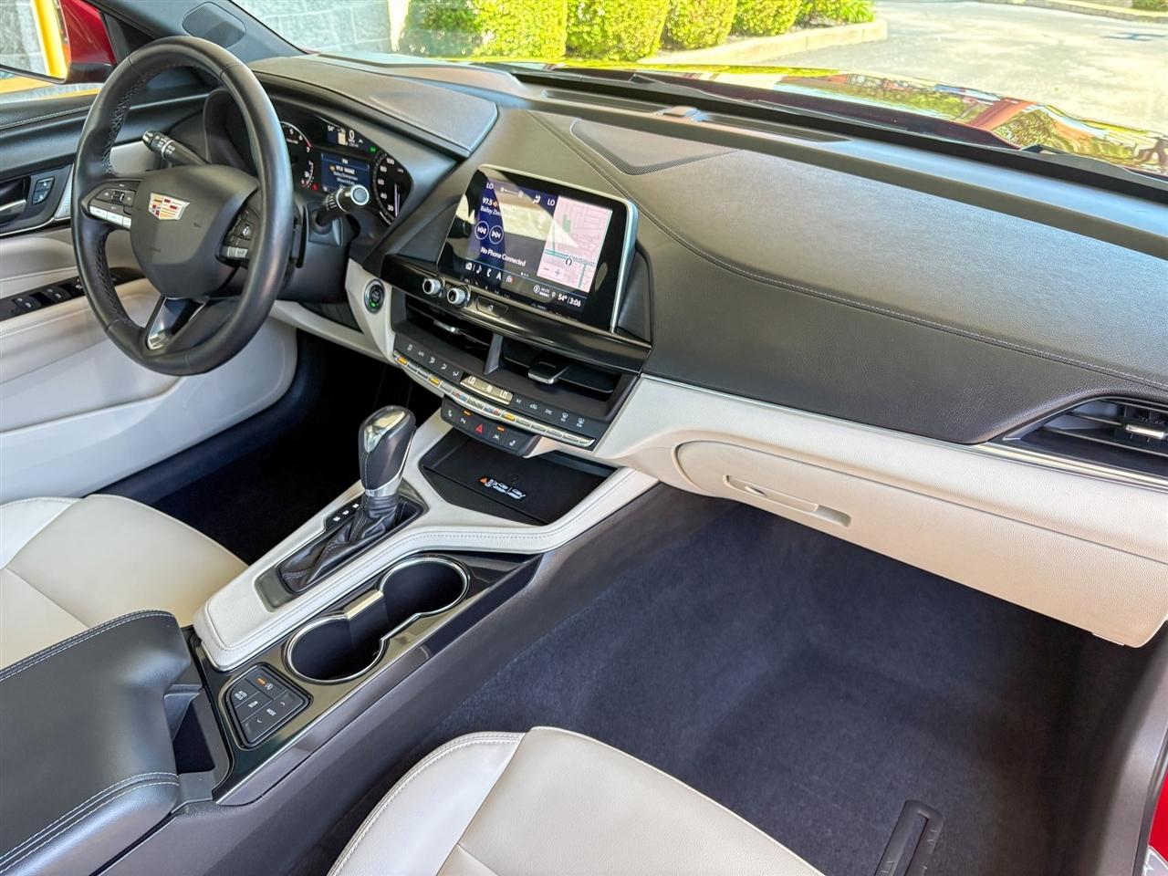 Cadillac CT4  2025