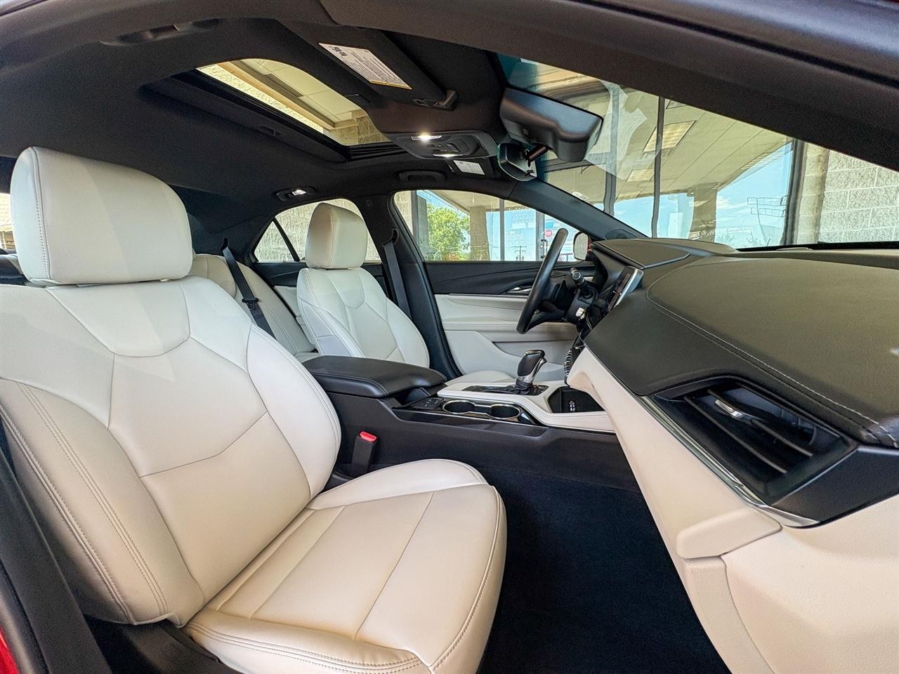Cadillac CT4  2025
