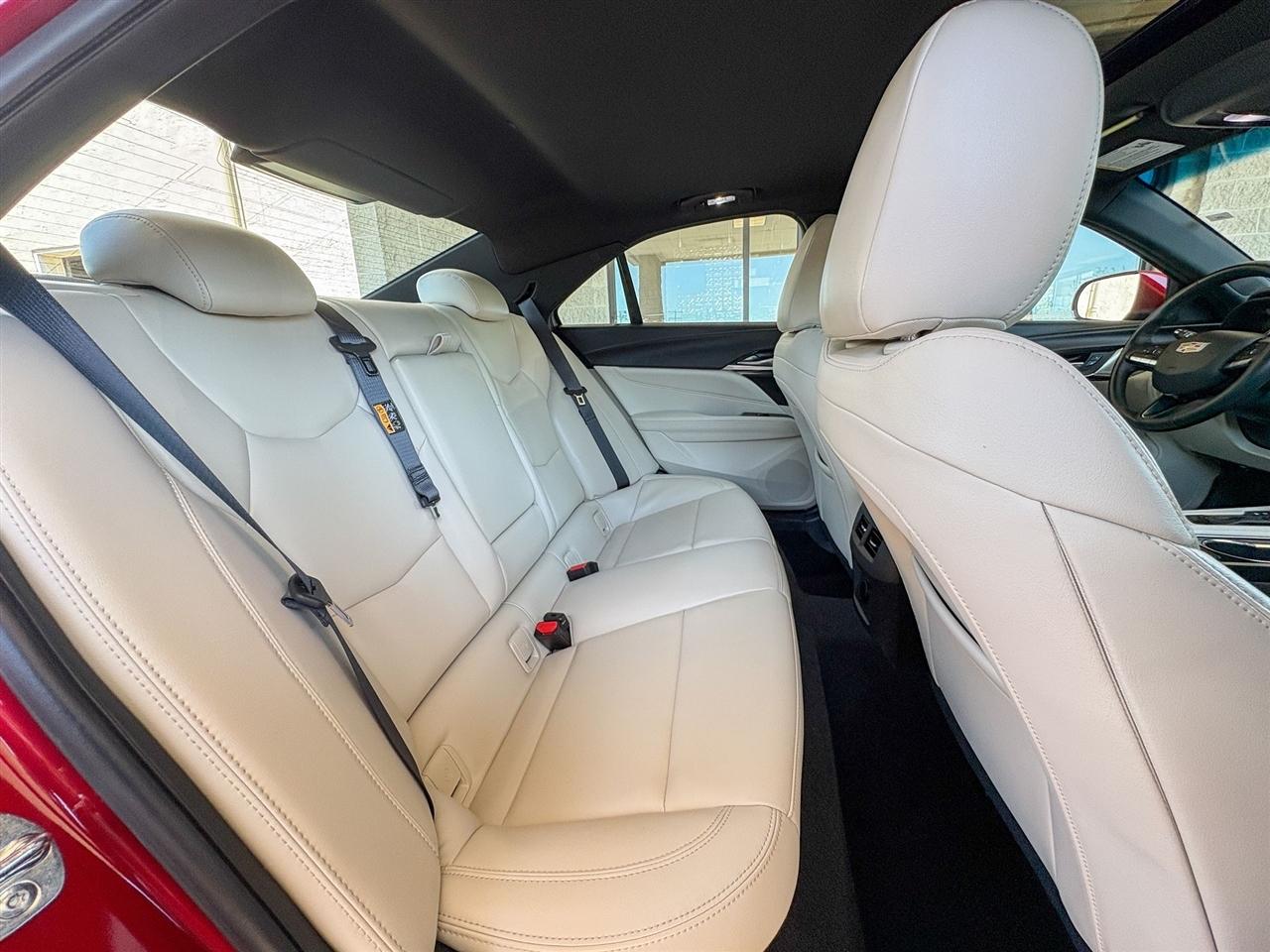 Cadillac CT4  2025