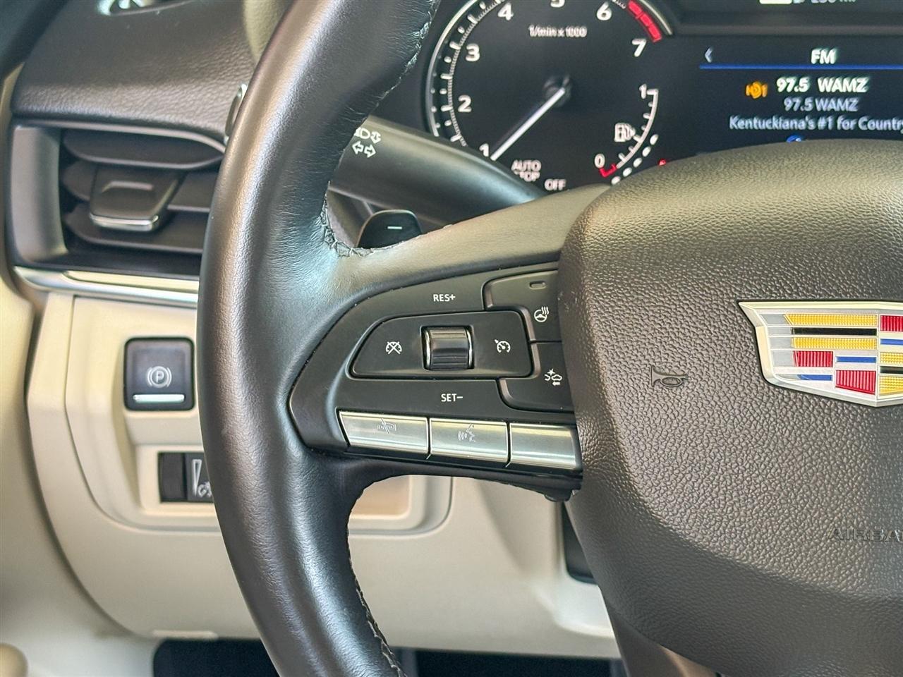 Cadillac CT4  2025