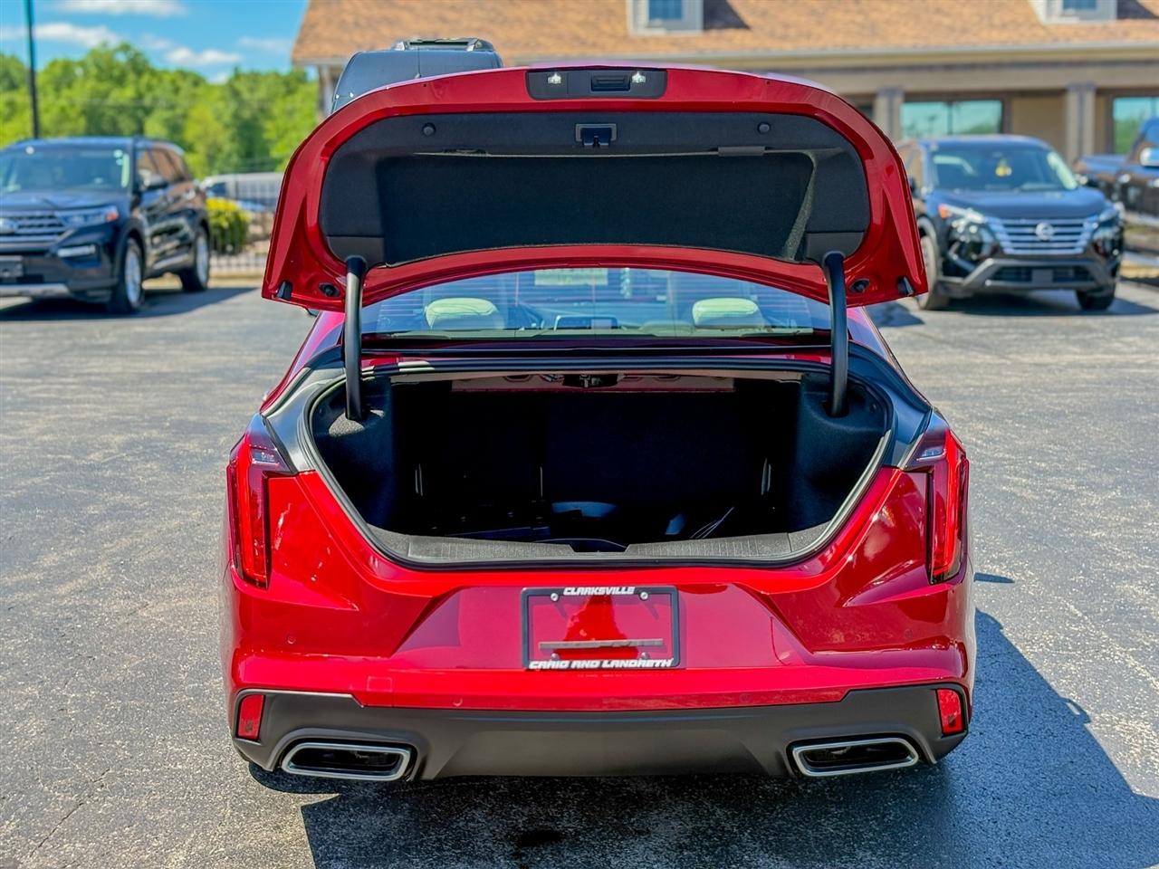 Cadillac CT4  2025
