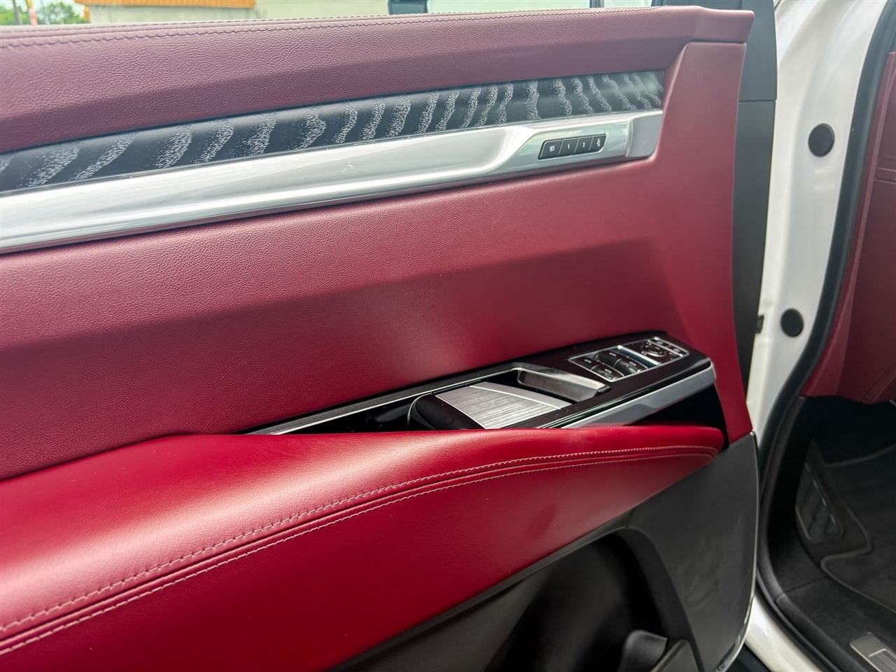 Cadillac Escalade  2025
