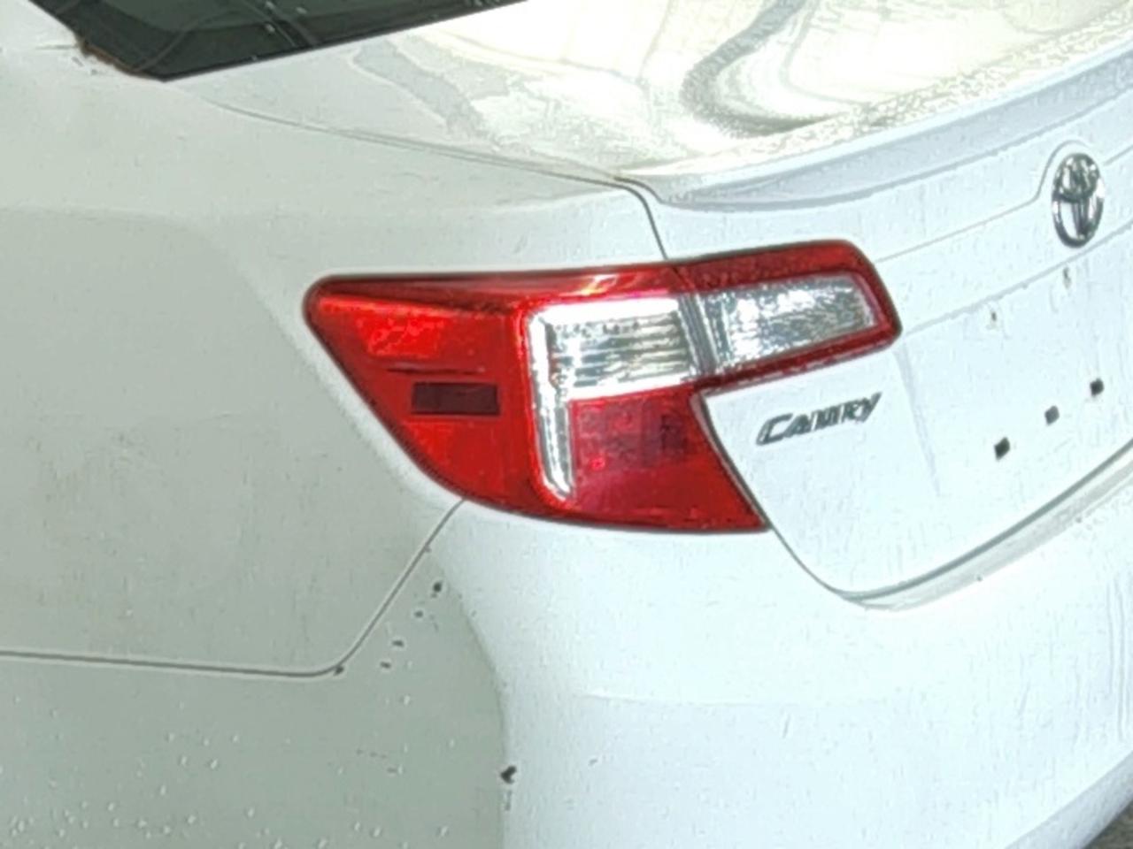 Toyota Camry 4dr Sdn I4 Auto SE (Natl) 2013