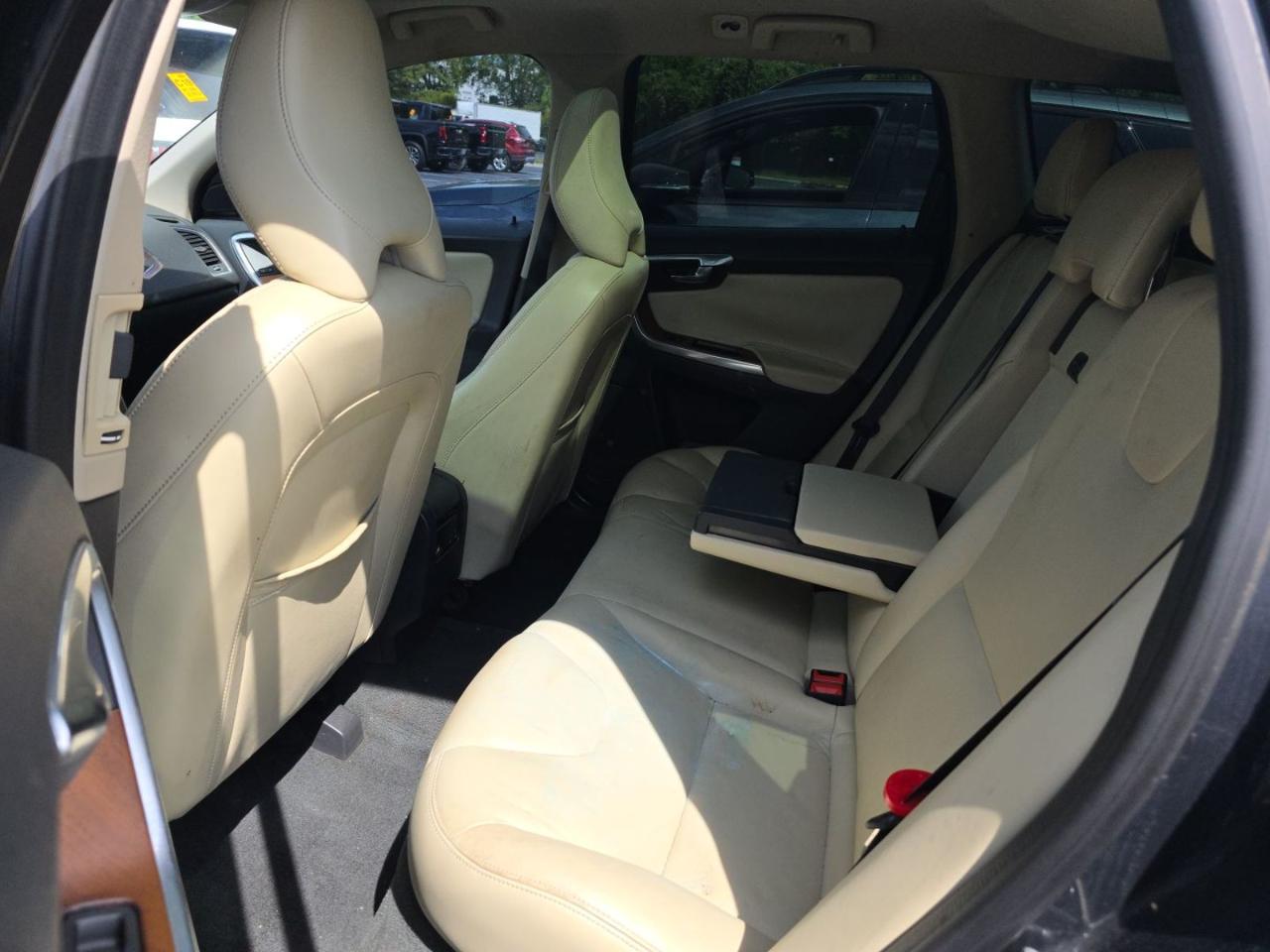 Volvo XC60 AWD 4dr T6 Drive-E Platinum 2016