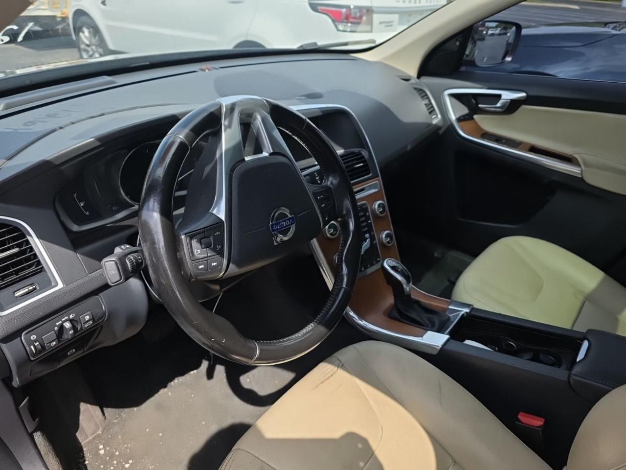 Volvo XC60 AWD 4dr T6 Drive-E Platinum 2016