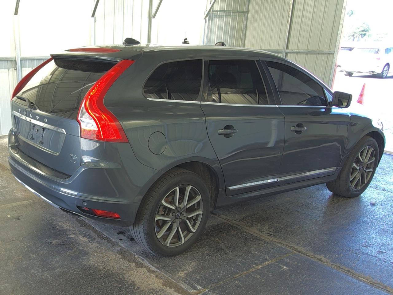 Volvo XC60 AWD 4dr T6 Drive-E Platinum 2016