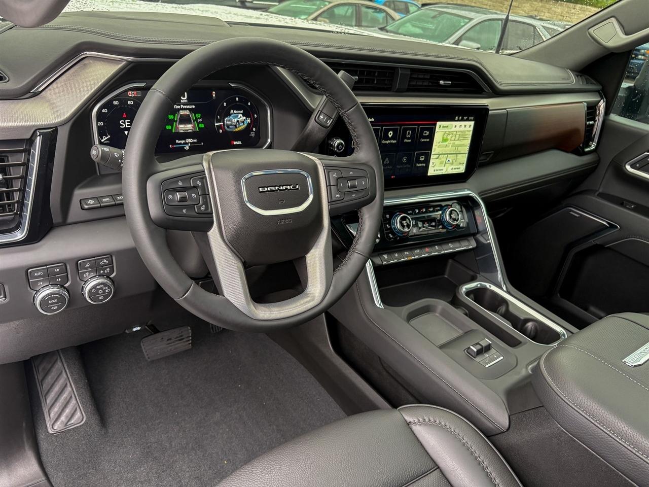 GMC Sierra 2500HD Denali Crew Cab 4WD 2026