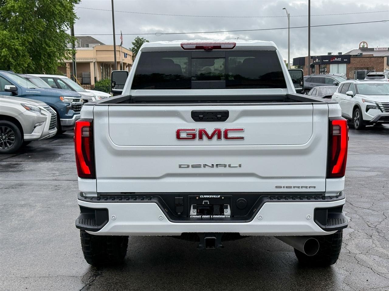 GMC Sierra 2500HD Denali Crew Cab 4WD 2026