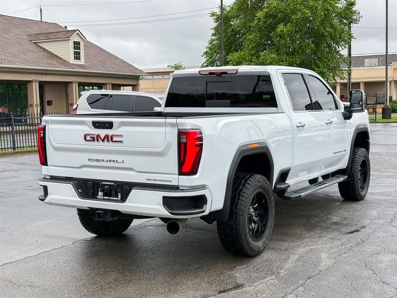 GMC Sierra 2500HD Denali Crew Cab 4WD 2026