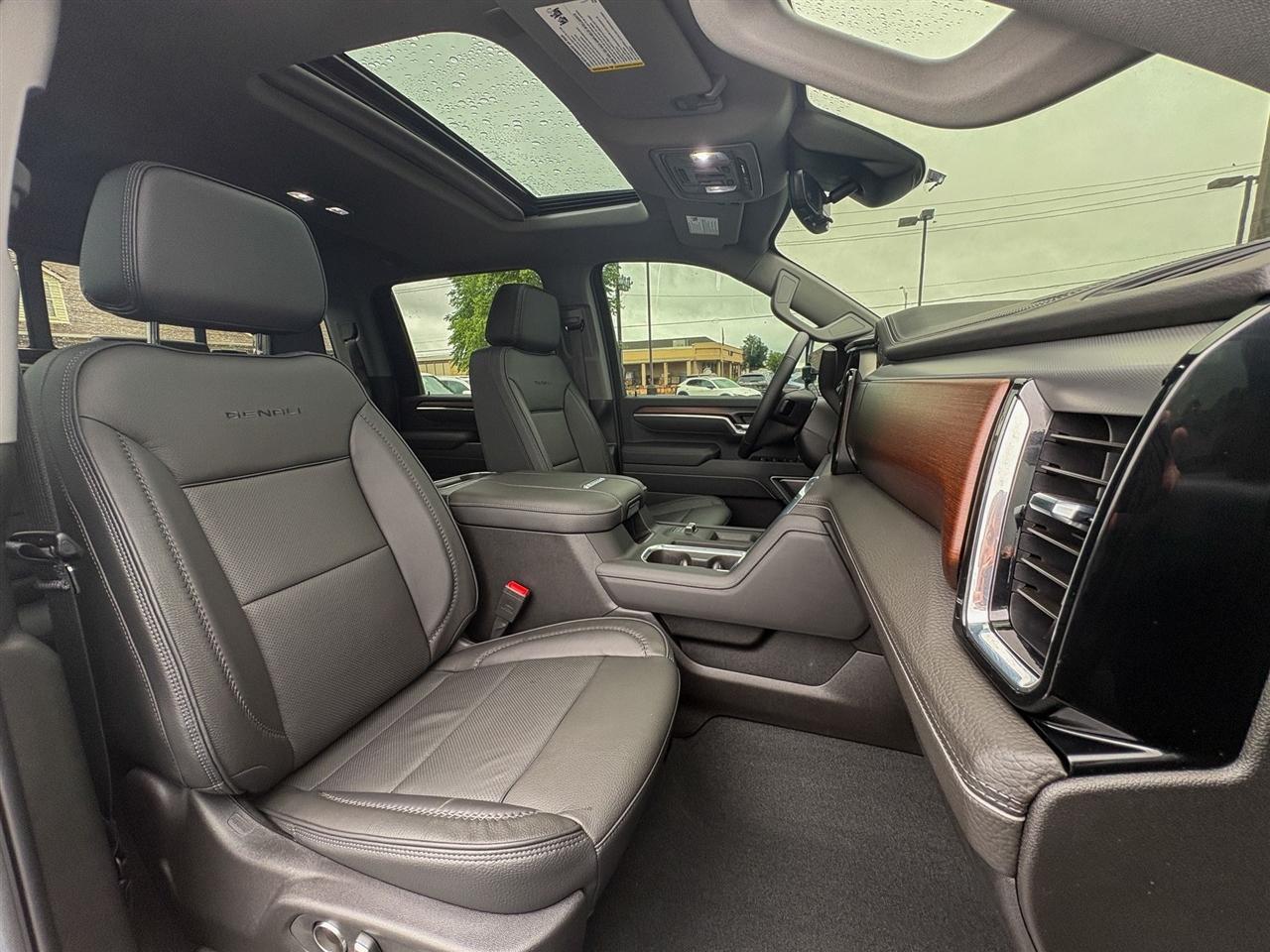 GMC Sierra 2500HD Denali Crew Cab 4WD 2026