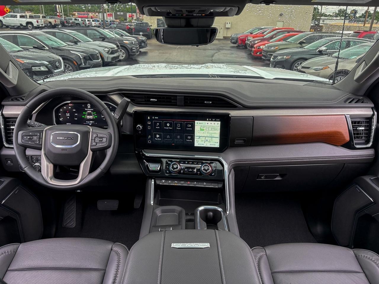 GMC Sierra 2500HD Denali Crew Cab 4WD 2026