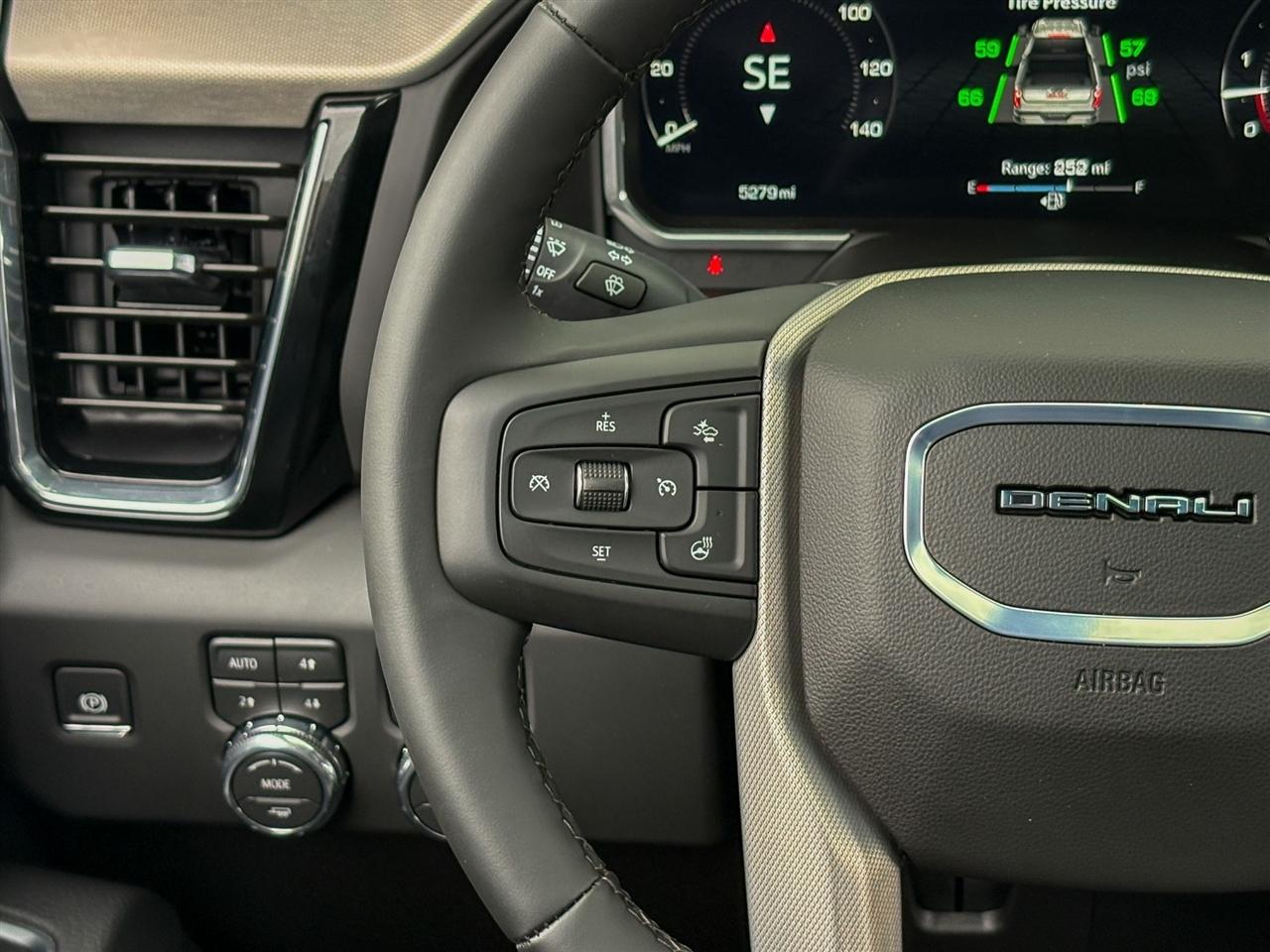 GMC Sierra 2500HD Denali Crew Cab 4WD 2026