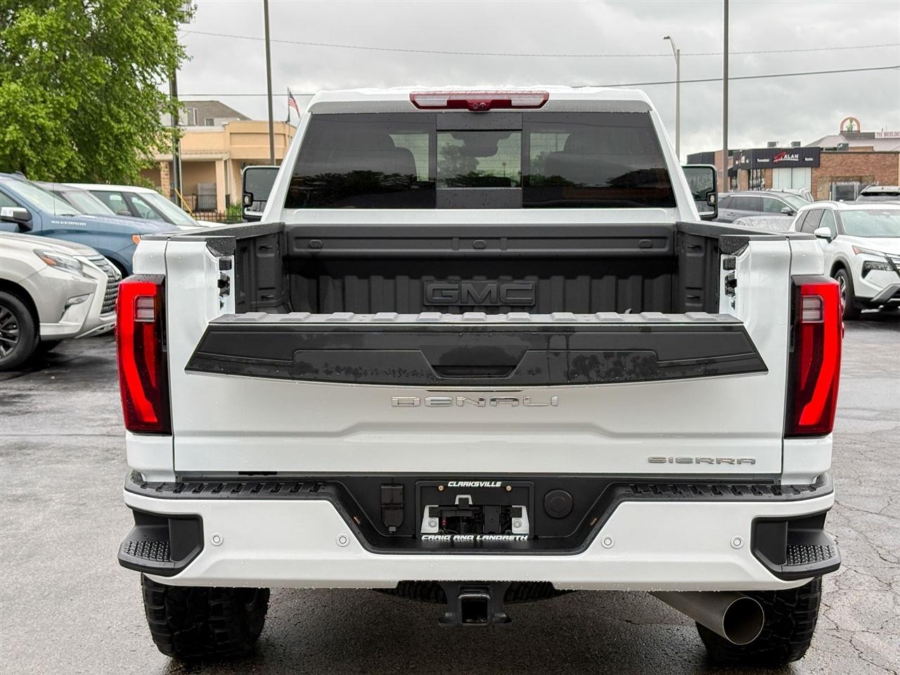 GMC Sierra 2500HD Denali Crew Cab 4WD 2026
