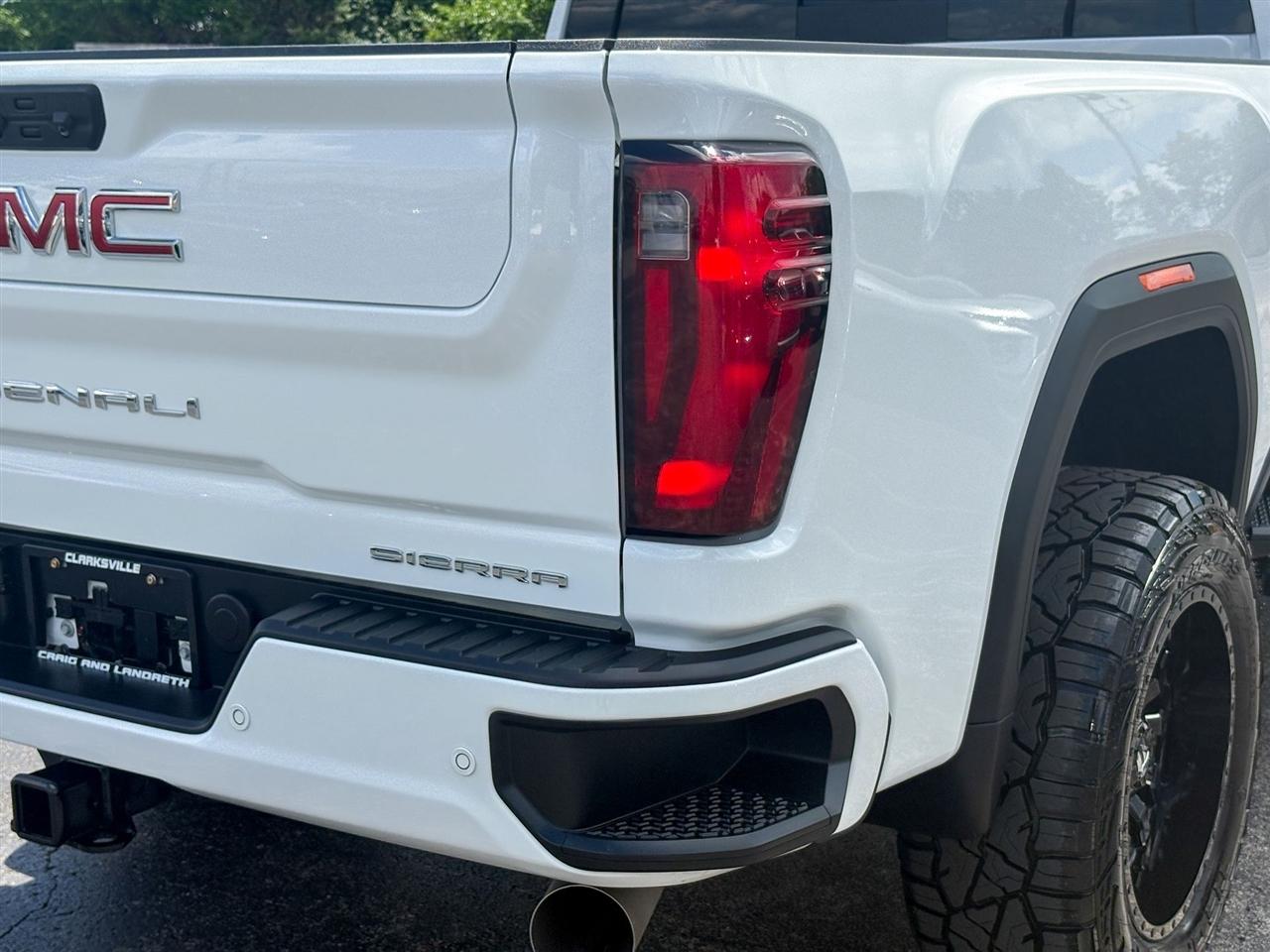 GMC Sierra 2500HD Denali Crew Cab 4WD 2026
