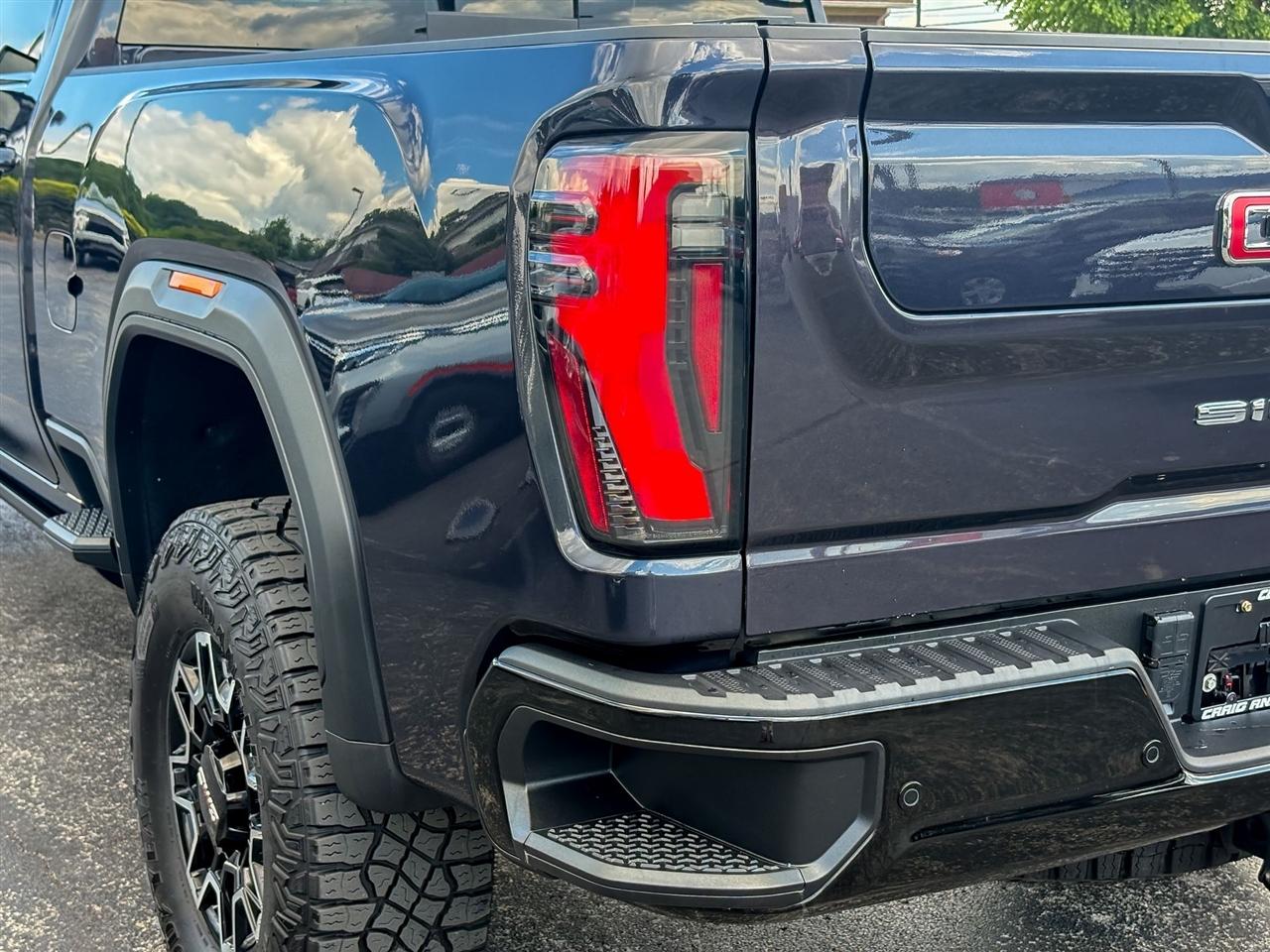 GMC Sierra 2500HD AT4X Crew Cab 4WD 2024