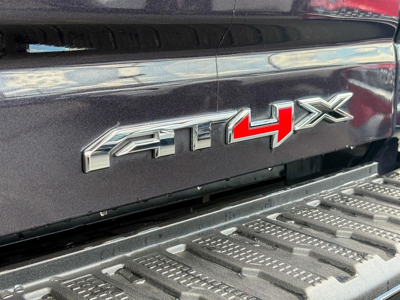 GMC Sierra 2500HD AT4X Crew Cab 4WD 2024