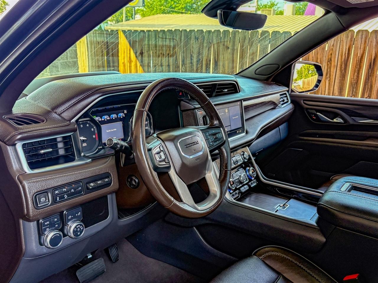 GMC Yukon Denali 4WD 2021
