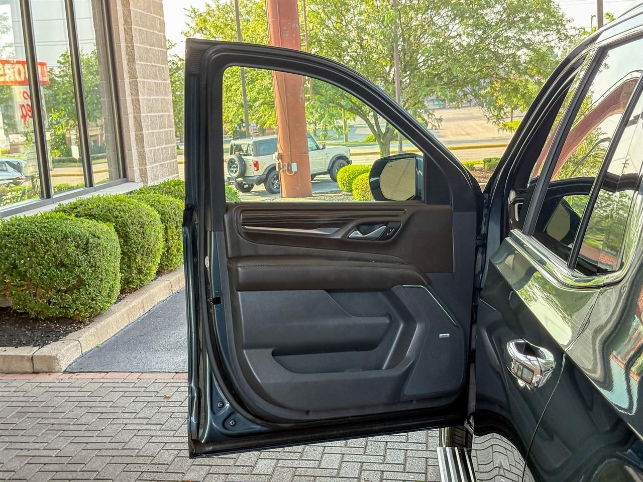 GMC Yukon Denali 4WD 2021
