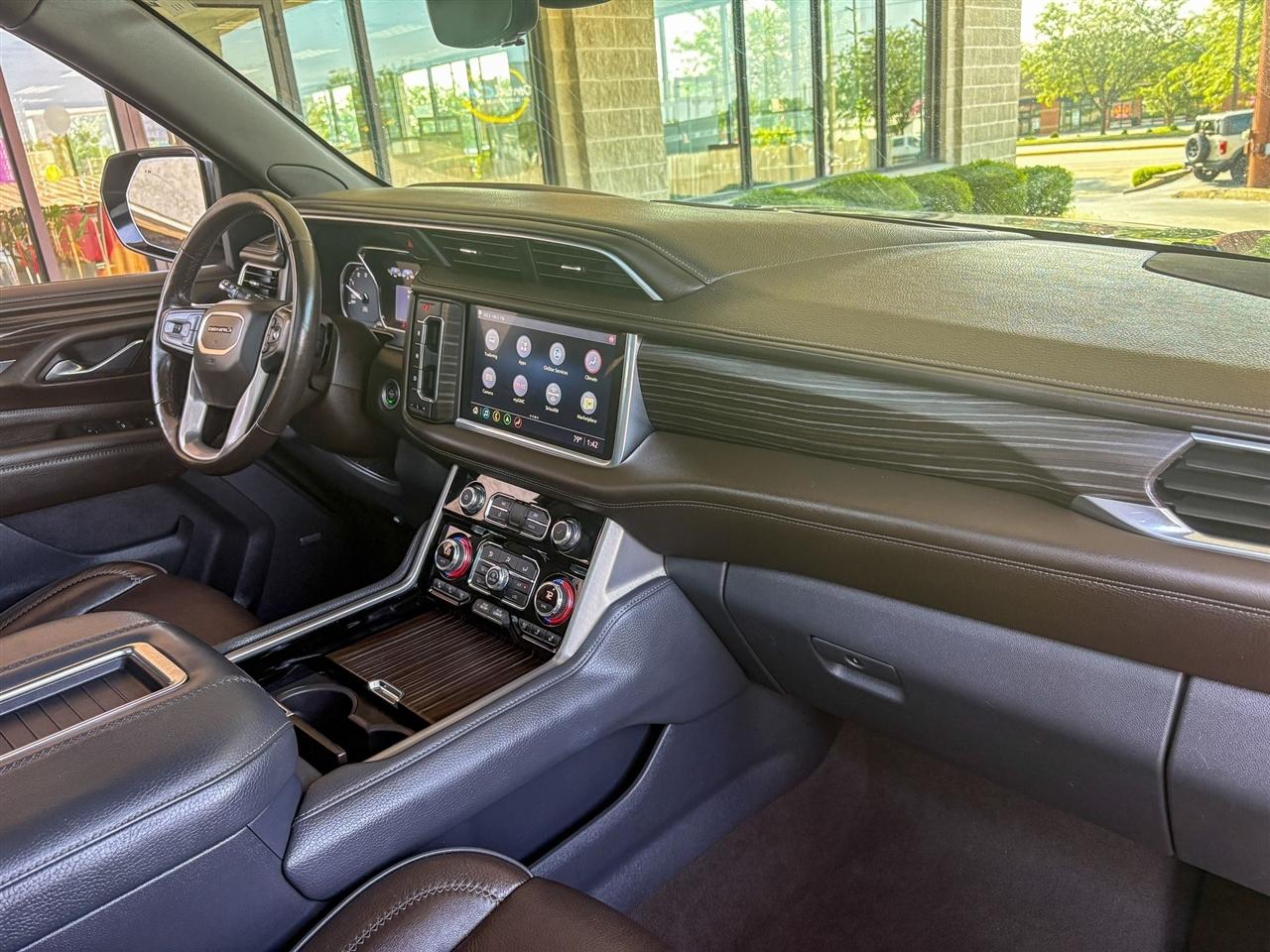 GMC Yukon Denali 4WD 2021
