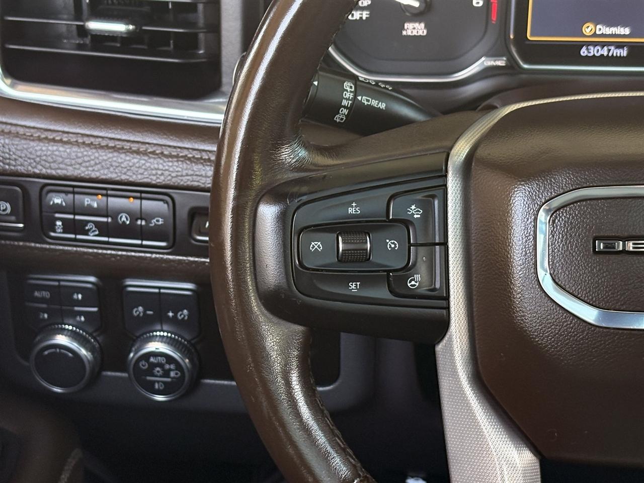 GMC Yukon Denali 4WD 2021