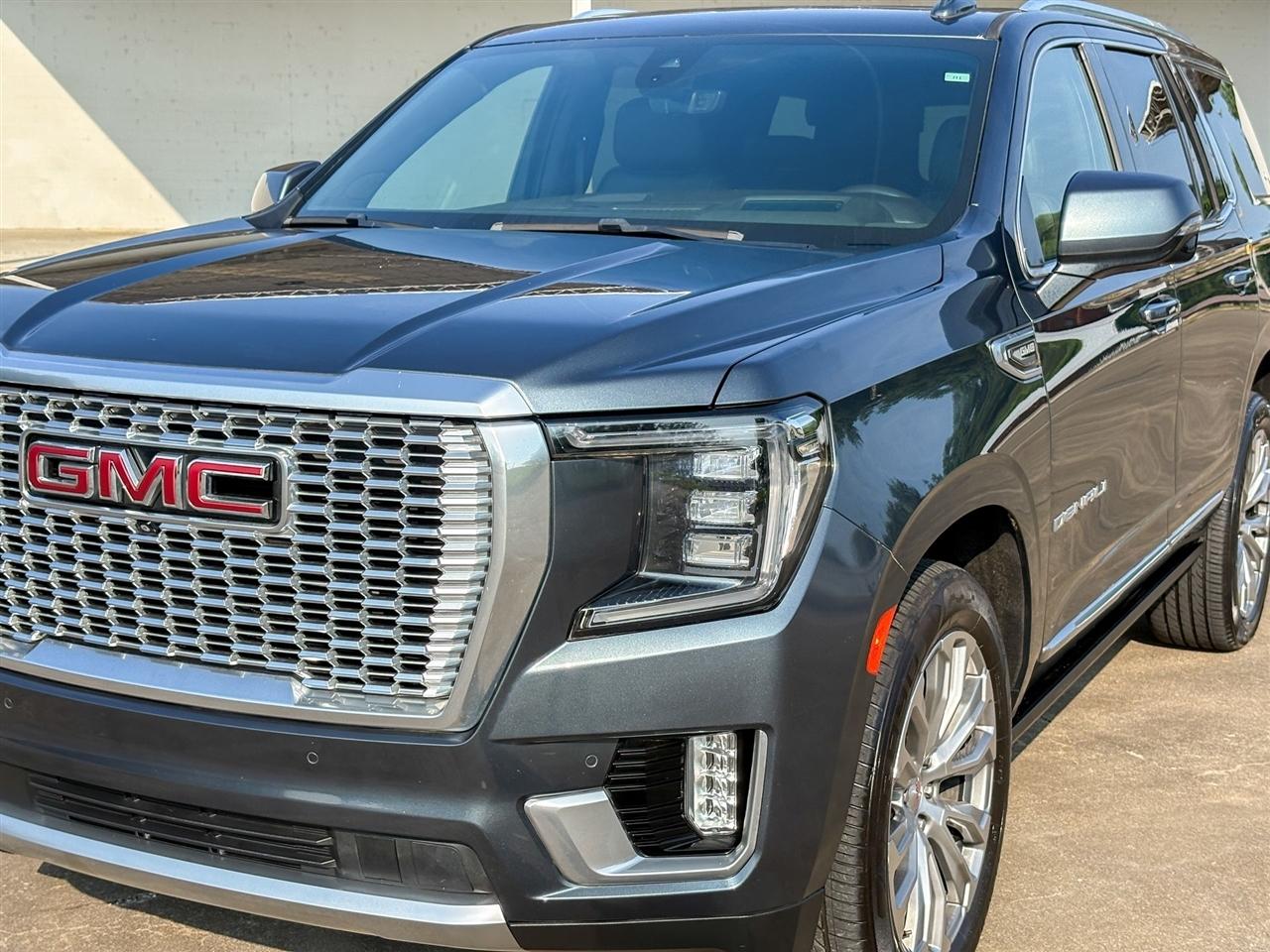 GMC Yukon Denali 4WD 2021