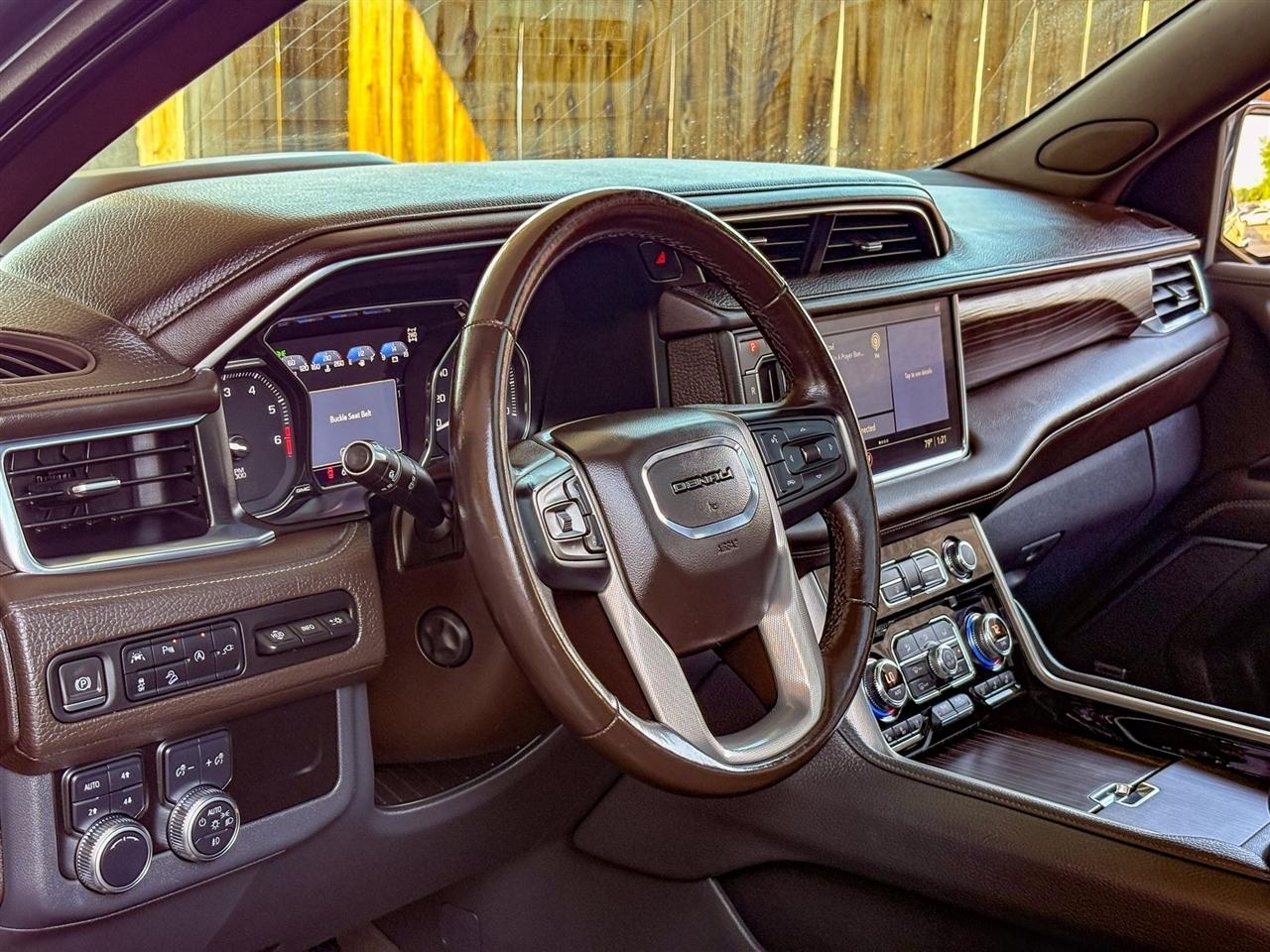 GMC Yukon Denali 4WD 2021