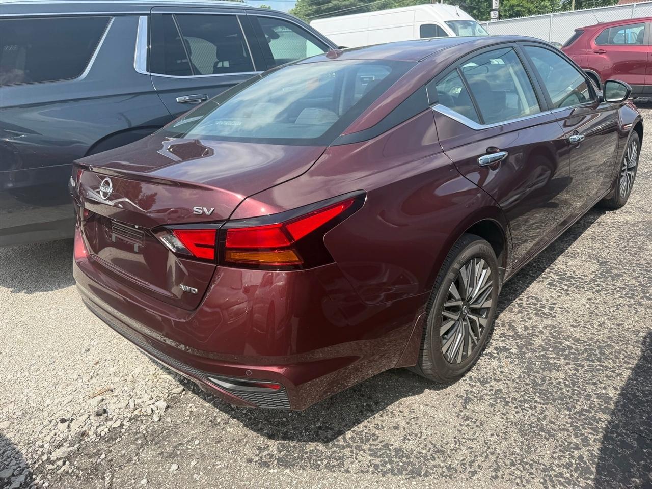 Nissan Altima  2024
