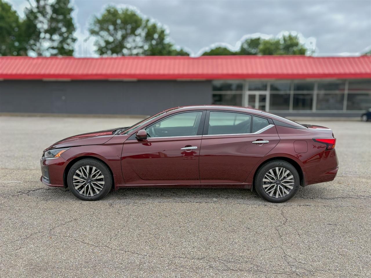 Nissan Altima  2024