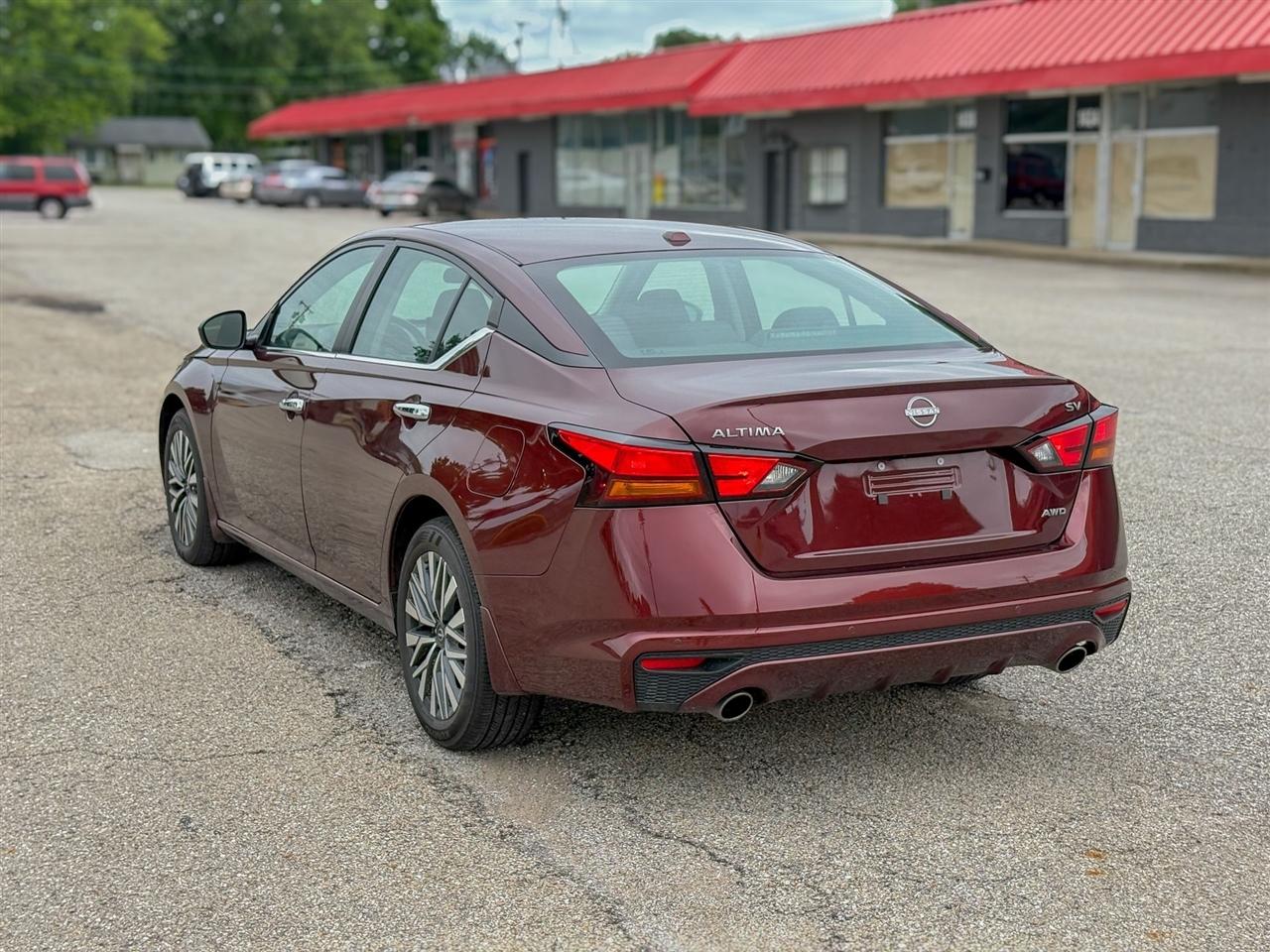 Nissan Altima  2024
