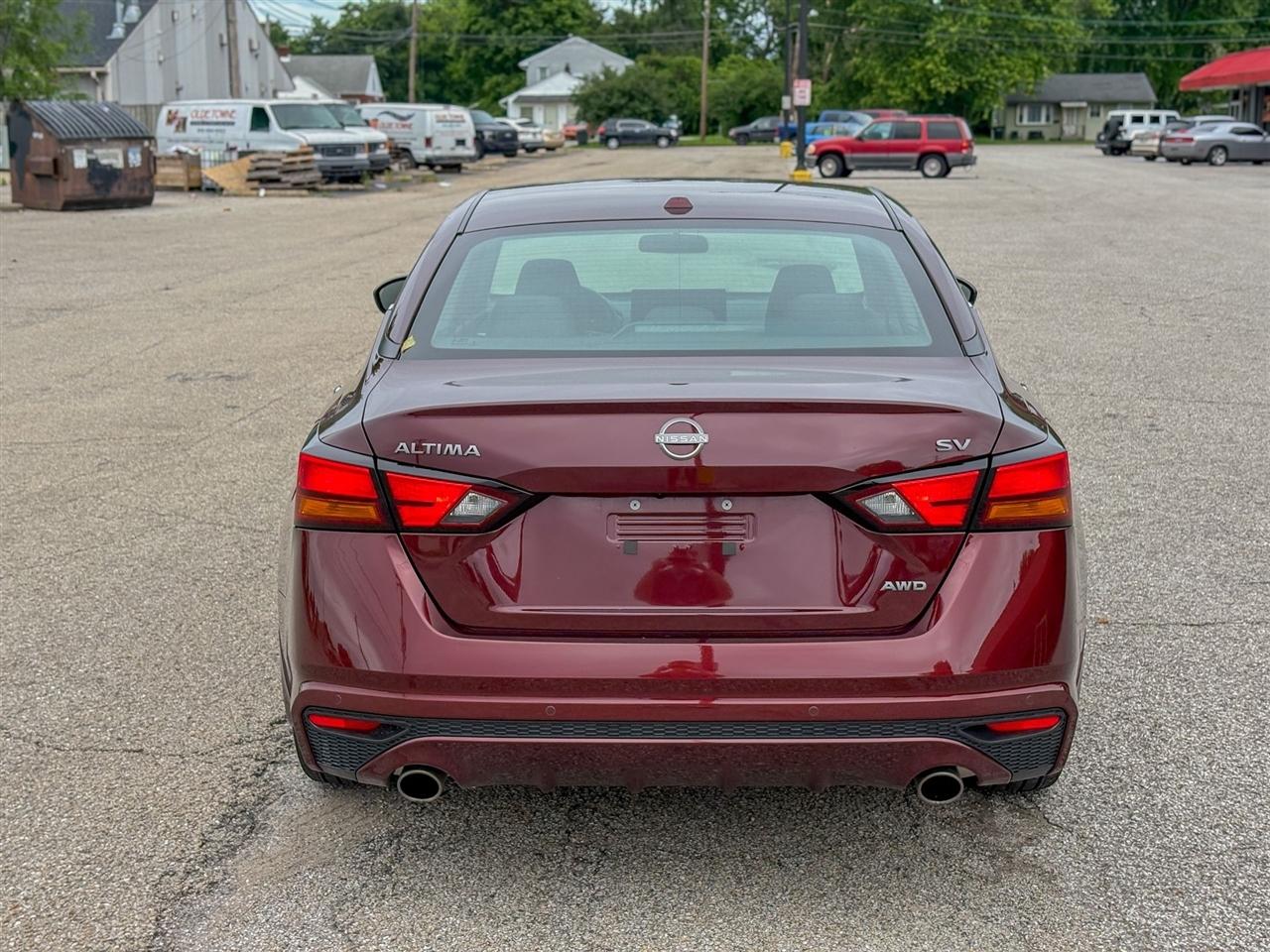 Nissan Altima  2024