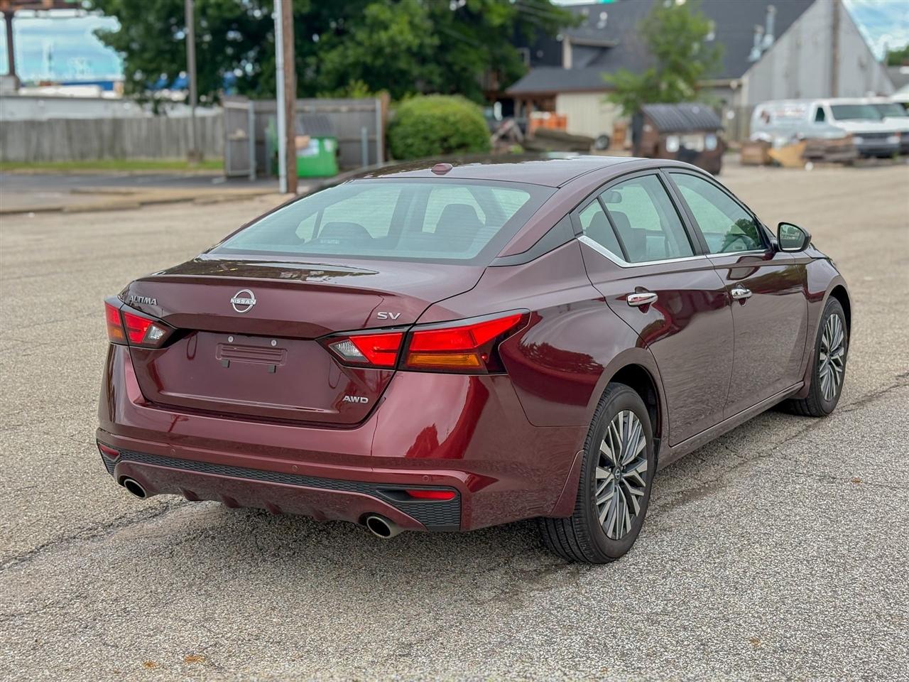Nissan Altima  2024