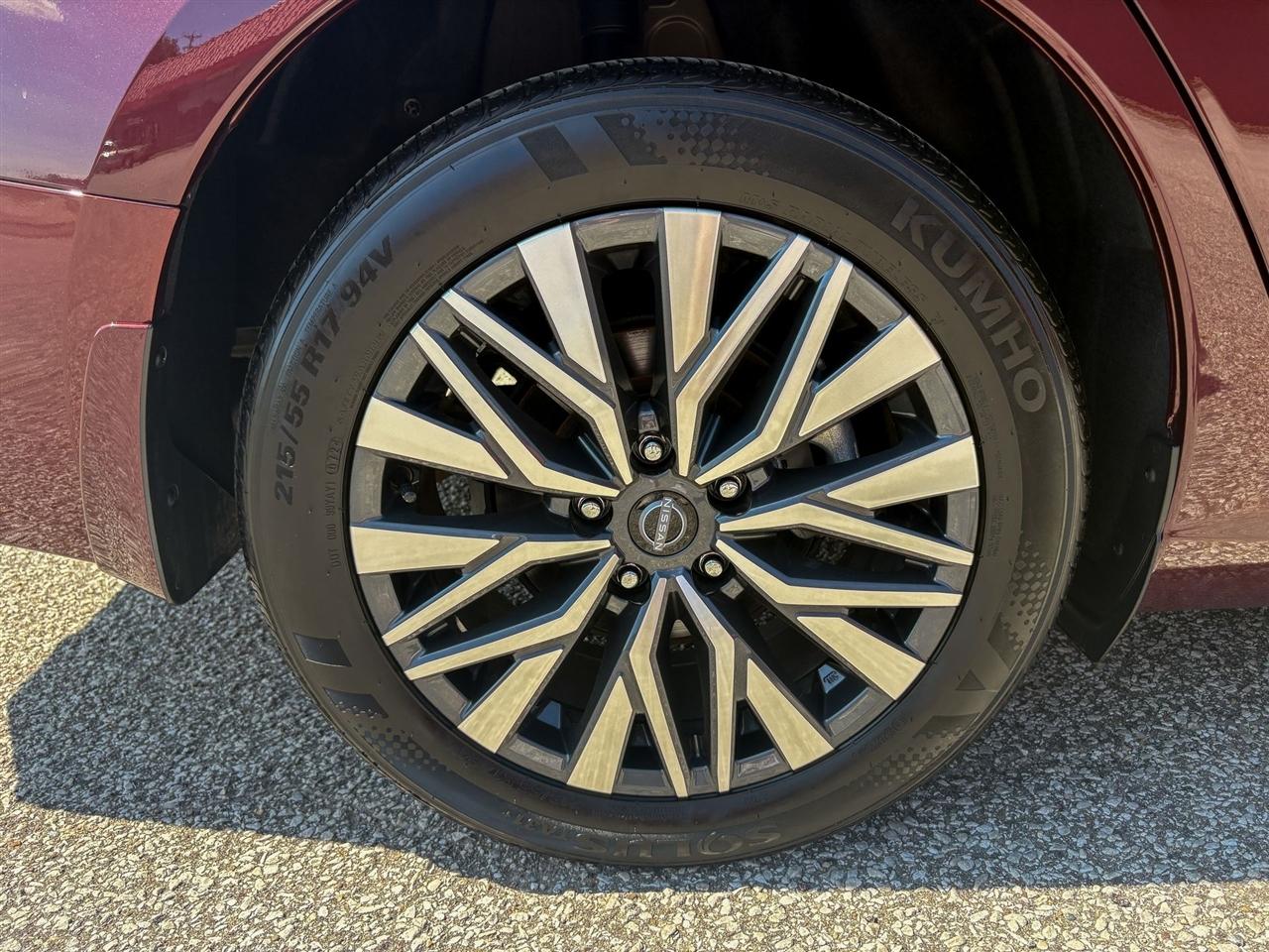 Nissan Altima  2024