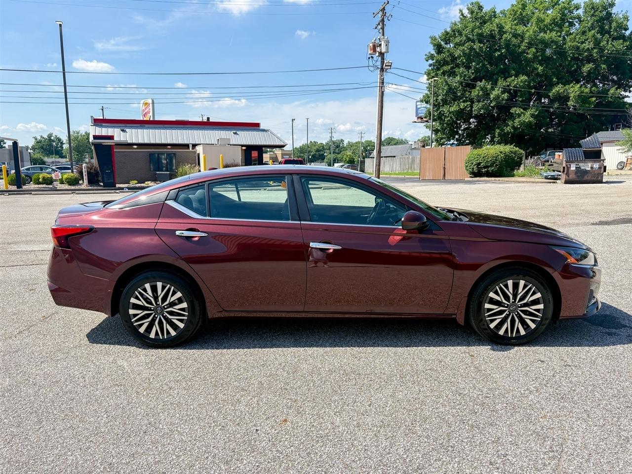 Nissan Altima  2024