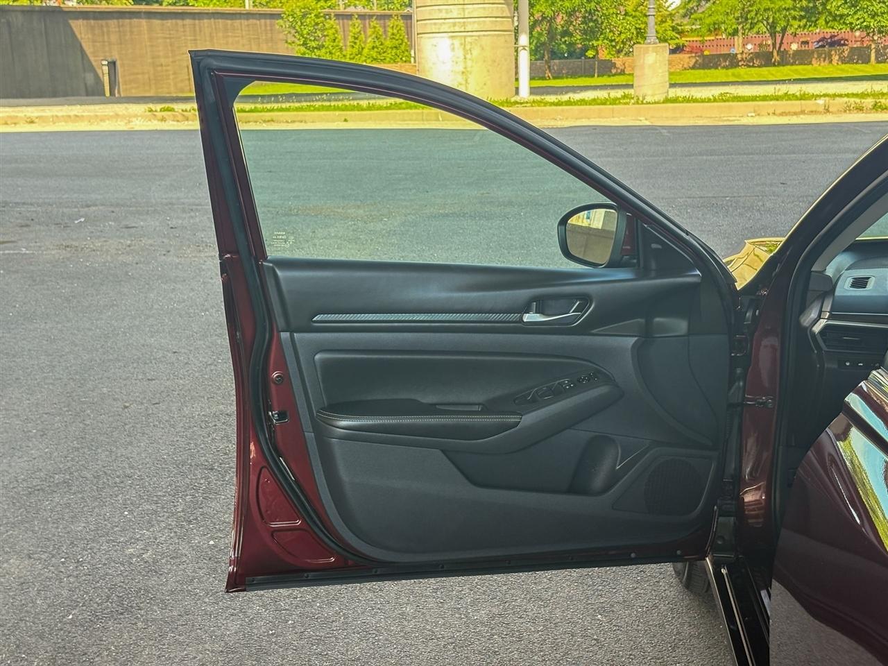 Nissan Altima  2024