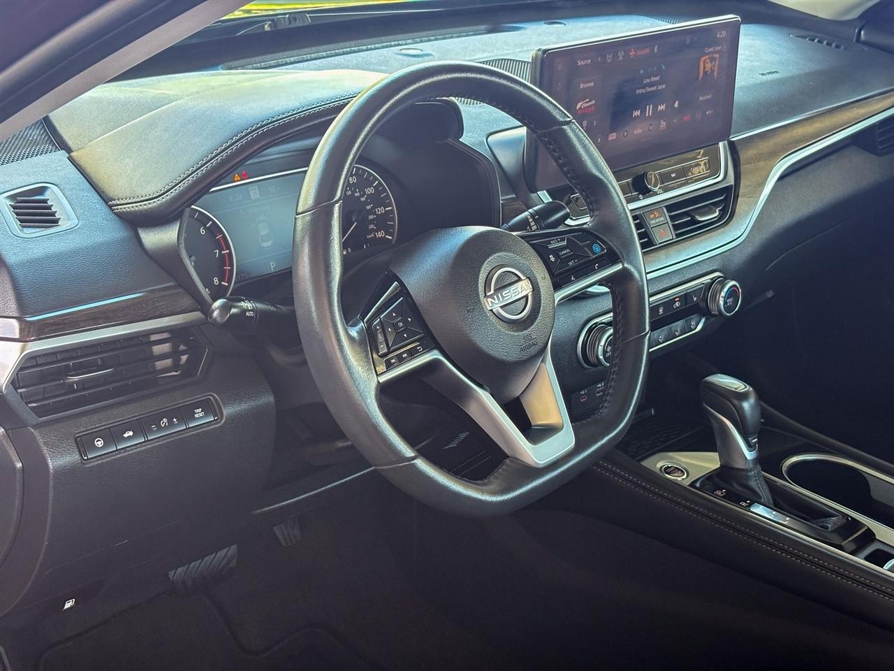 Nissan Altima  2024