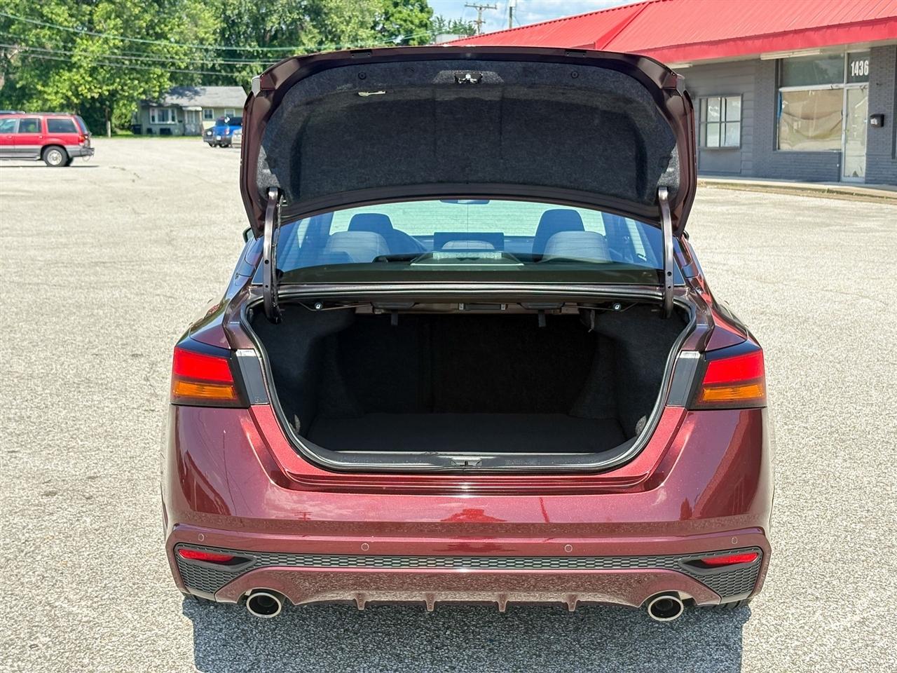 Nissan Altima  2024