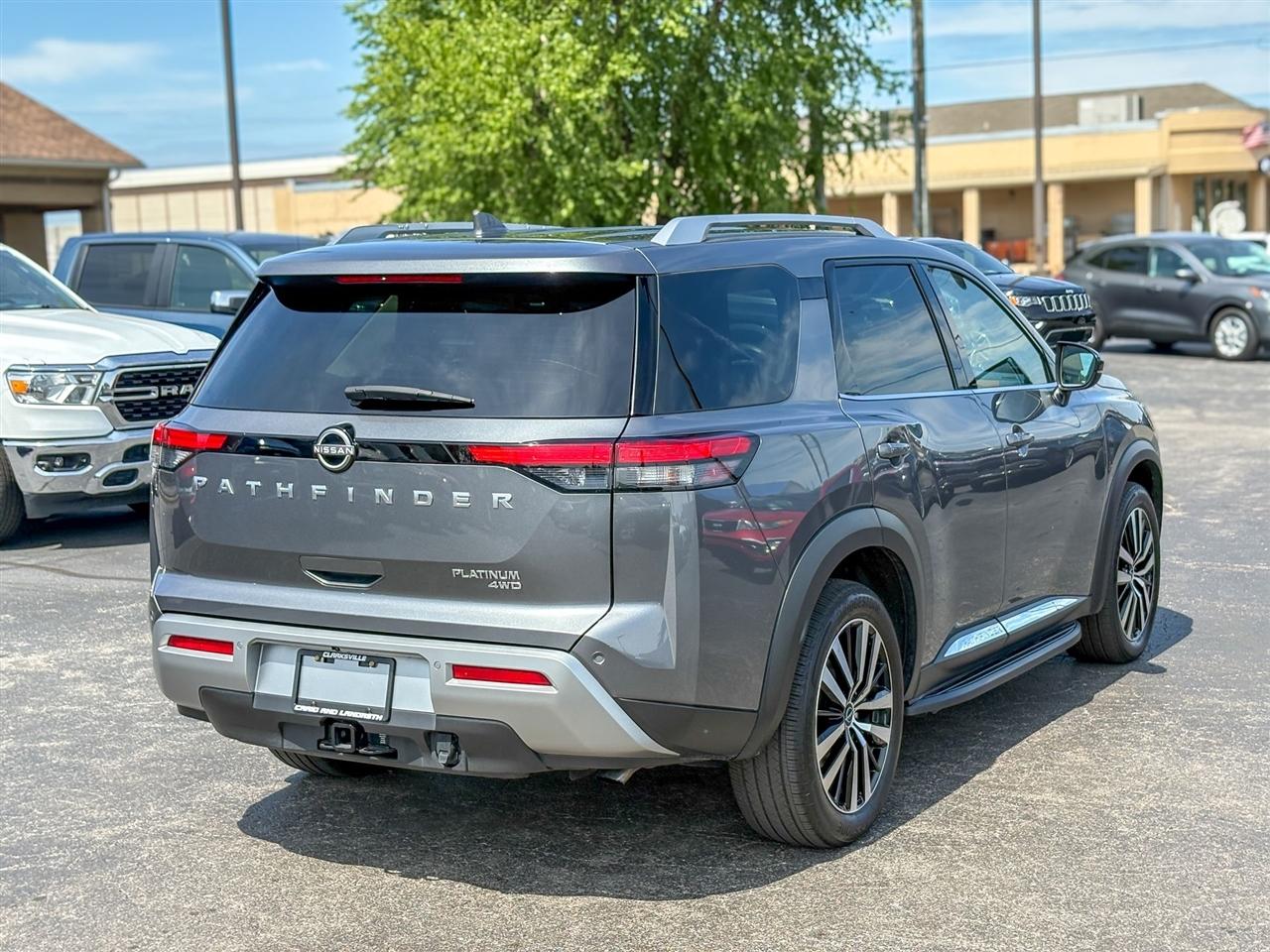 Nissan Pathfinder  2025