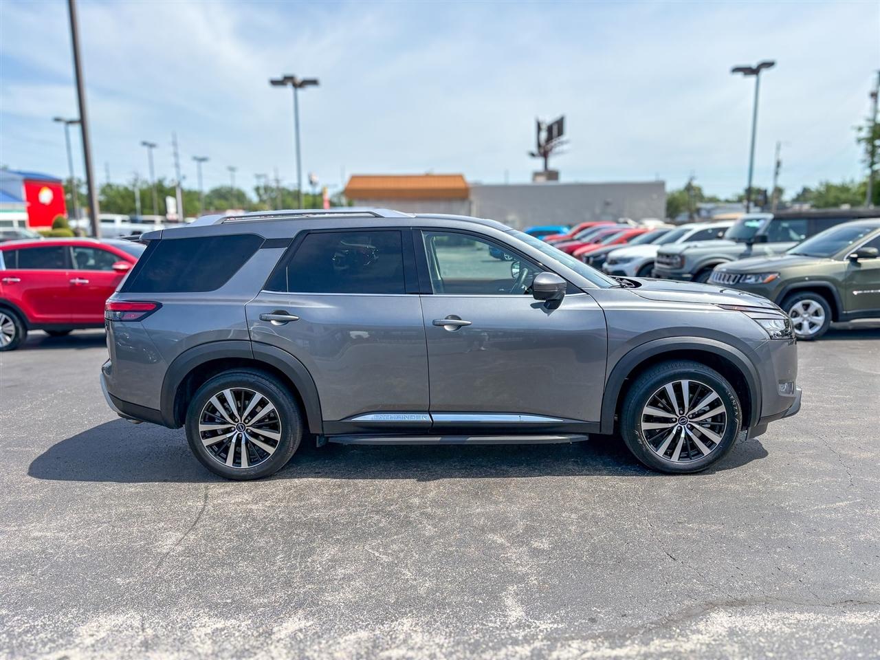 Nissan Pathfinder  2025