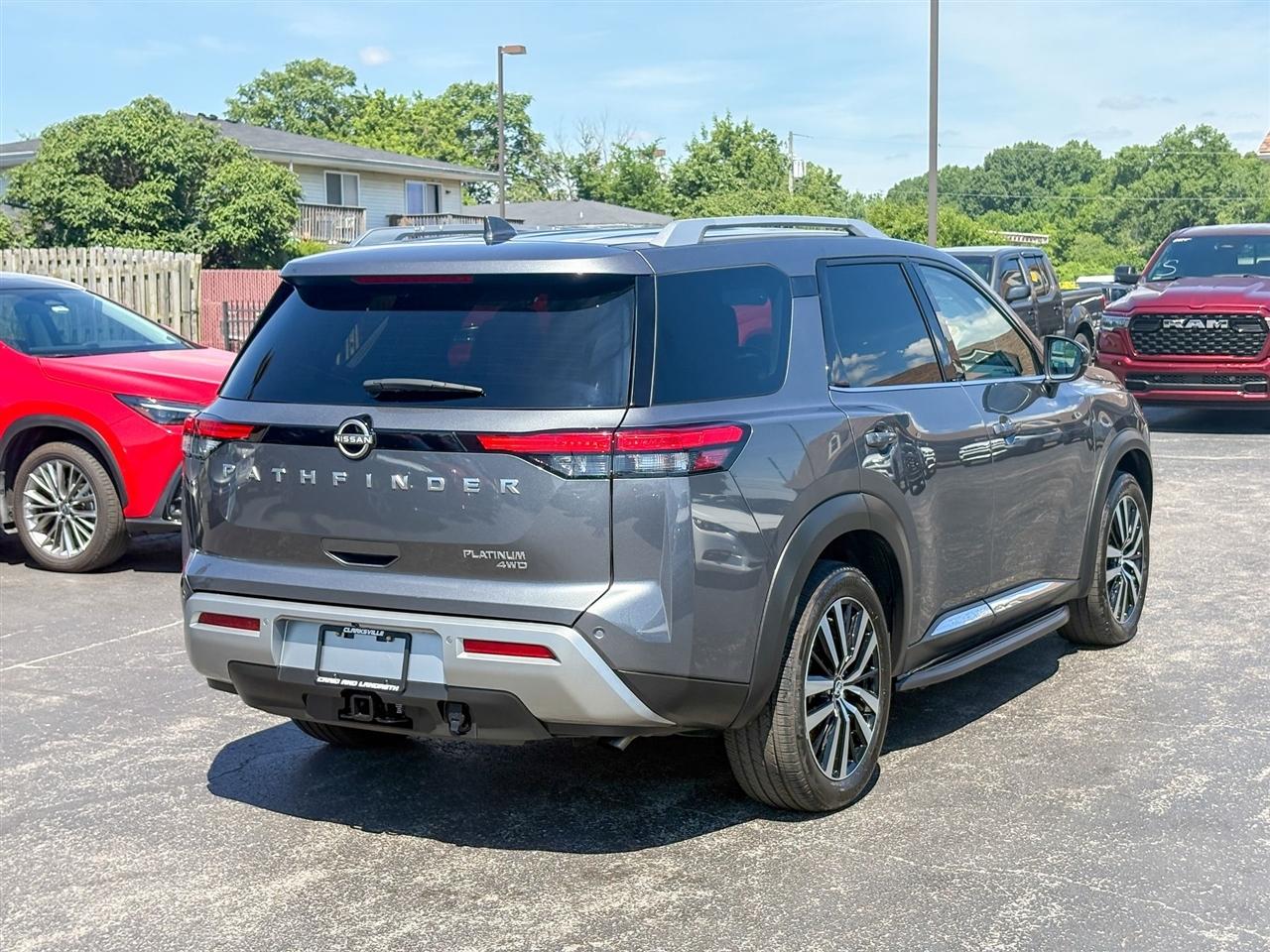 Nissan Pathfinder  2025