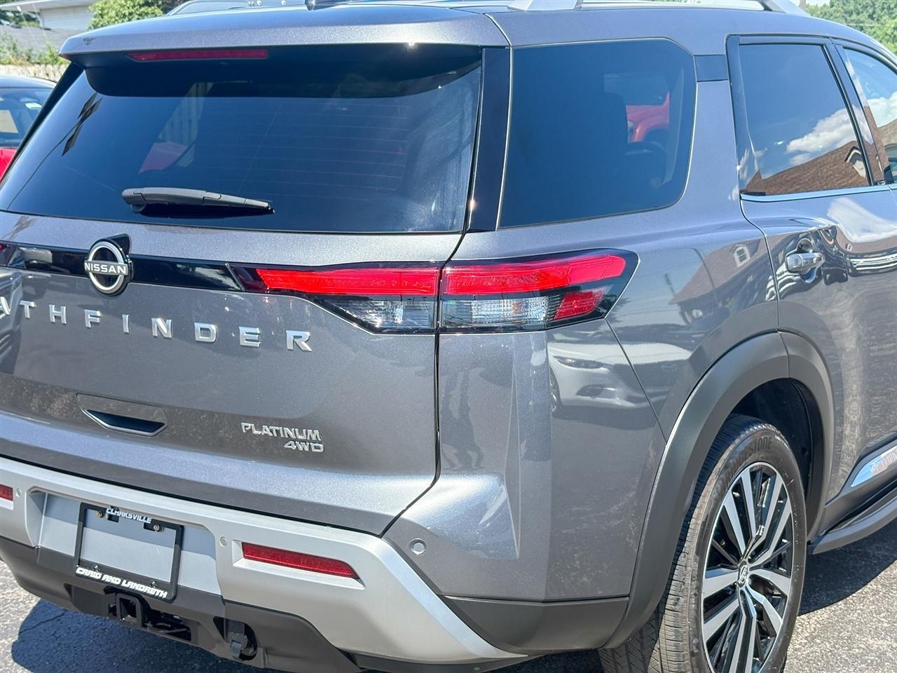 Nissan Pathfinder  2025
