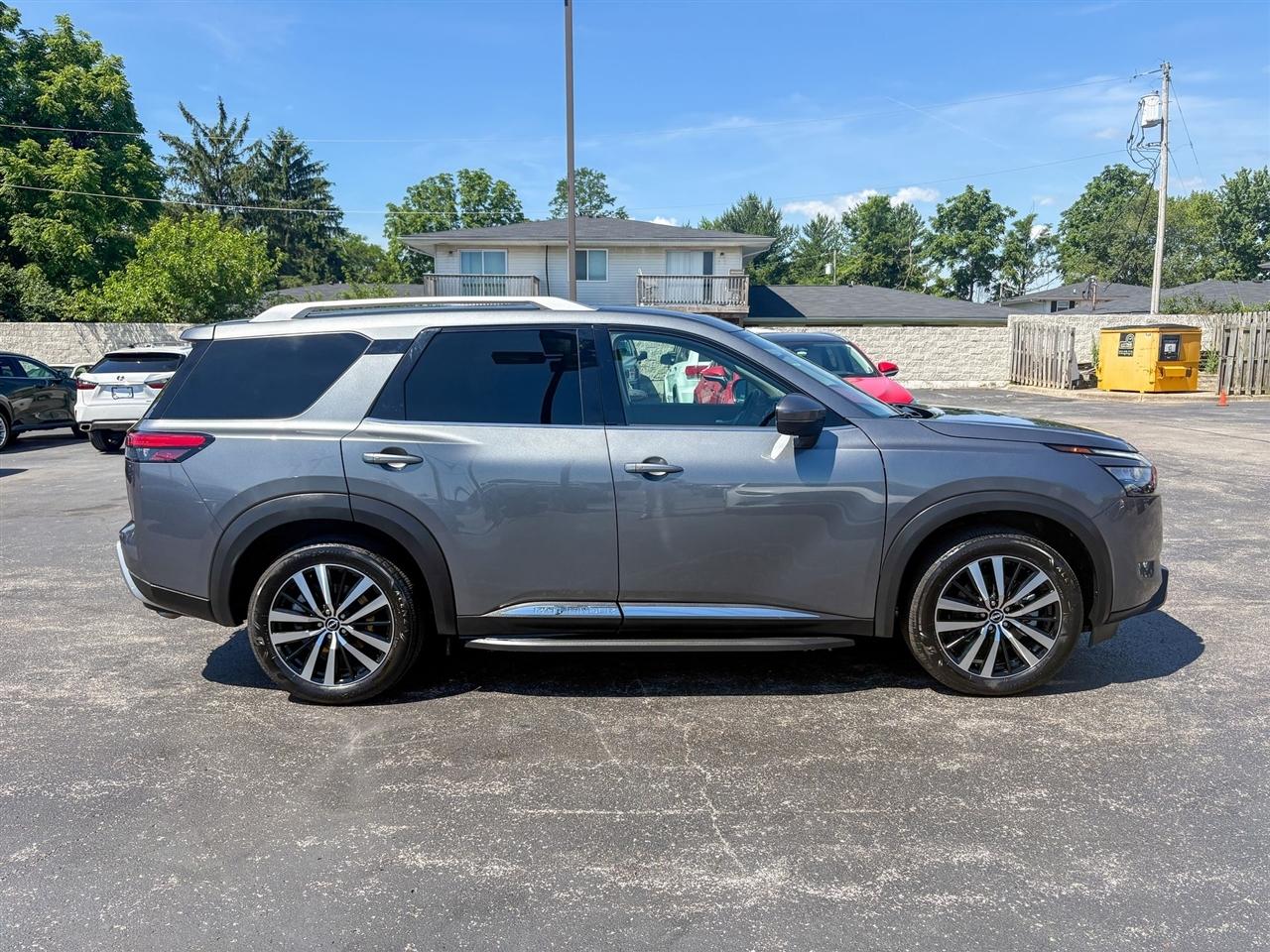 Nissan Pathfinder  2025